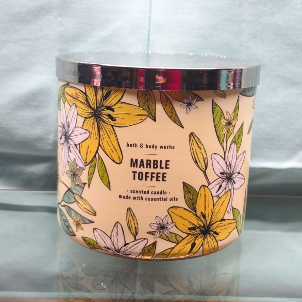 Bath and body works Marble Toffee Candle